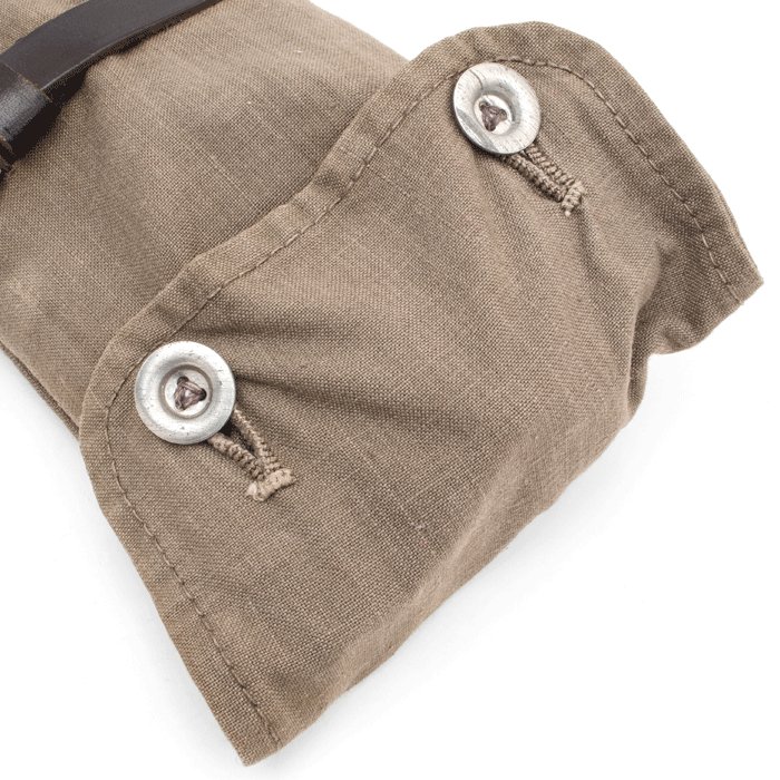 MAA55 1941 dated tent kit with carrying pouch — image 5