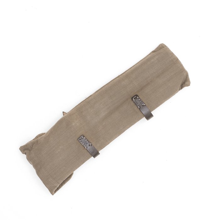 MAA55 1941 dated tent kit with carrying pouch — image 8