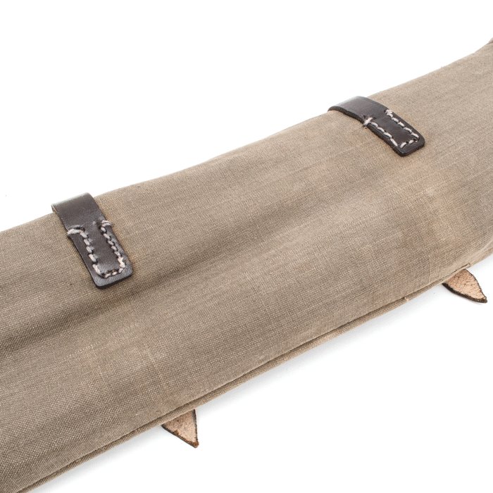 MAA55 1941 dated tent kit with carrying pouch — image 9