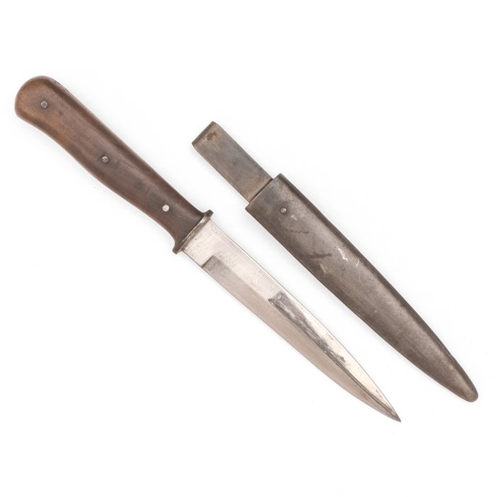 SJA16 Wooden handled fighting knife with spring loaded scabbard clip — image 4