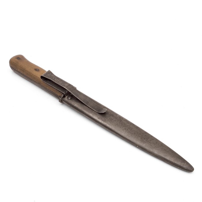 SJA16 Wooden handled fighting knife with spring loaded scabbard clip — image 7