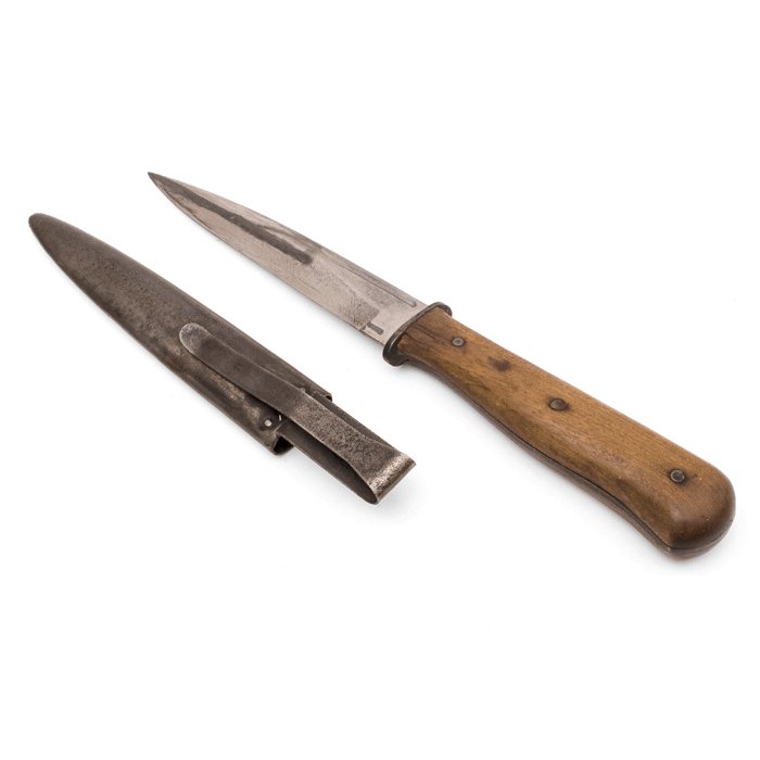 SJA16 Wooden handled fighting knife with spring loaded scabbard clip — image 9