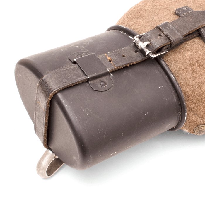 SJA13 Excellent earlier issue M31 water bottle and cup — image 4