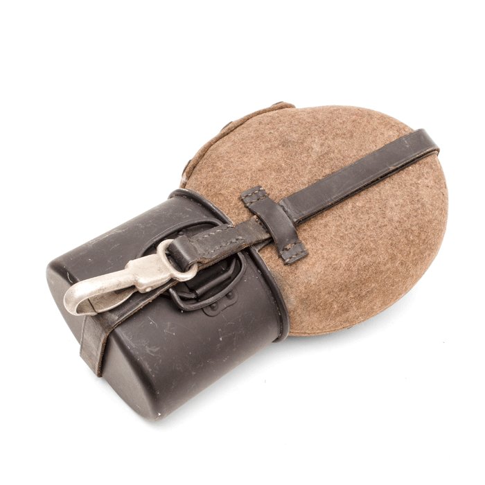 SJA13 Excellent earlier issue M31 water bottle and cup — image 8