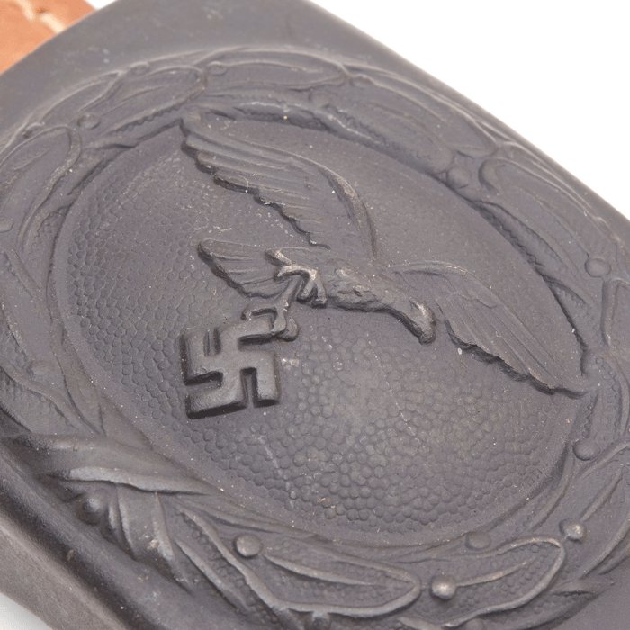 SPA9 Mint Luftwaffe EM belt buckle with brown leather tab — image 5