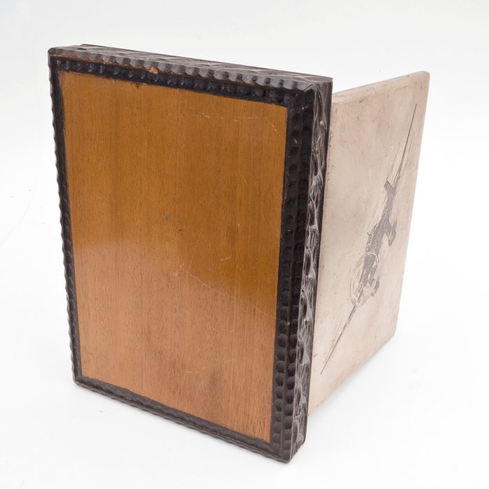 SPA5 High quality wooden cigarette box having diving Stuka motif — image 8