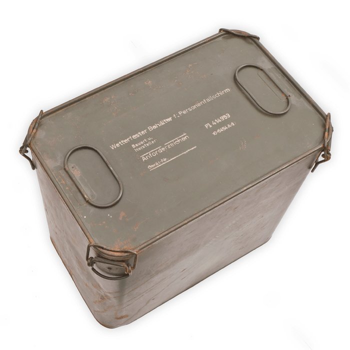 MCA34 Complete Fallschirmjäger parachute with carrying bag and waterproof storage can — image 2