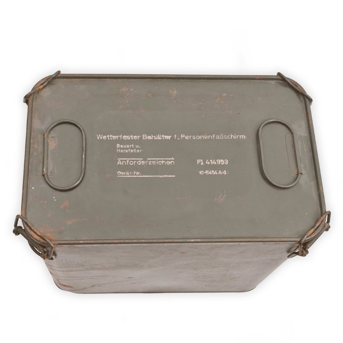 MCA34 Complete Fallschirmjäger parachute with carrying bag and waterproof storage can — image 3