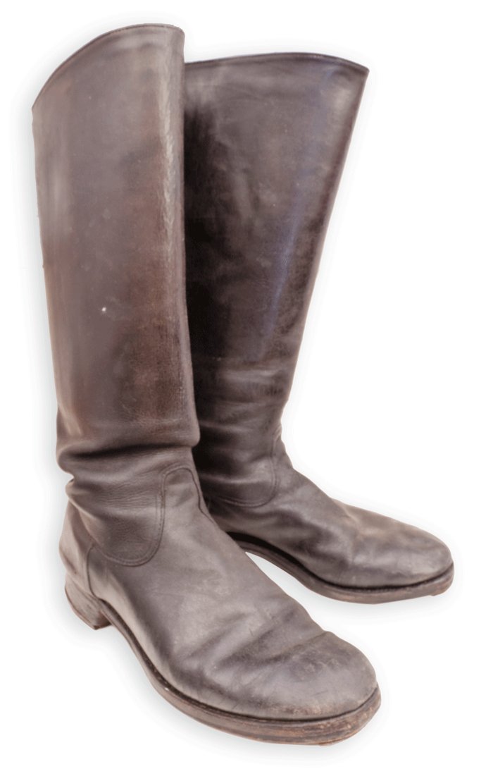 MCA2 Pair of officer boots — image 2