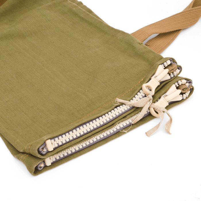 AMS06 Unissued set of Luftwaffe stick grenade bags with white plastic zippers — image 5