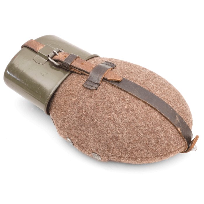 SJA12 Excellent late issue M31 water bottle and cup — image 3