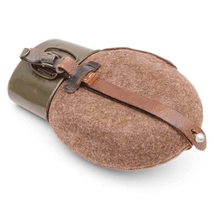 SJA12 Excellent late issue M31 water bottle and cup — image 6