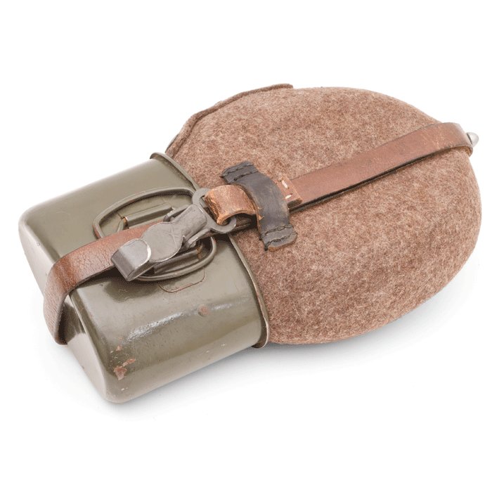 SJA12 Excellent late issue M31 water bottle and cup — image 7