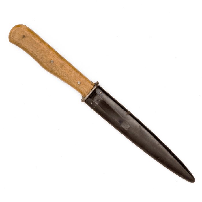 SJA15 Wooden handled fighting knife with spring loaded scabbard clip — image 2