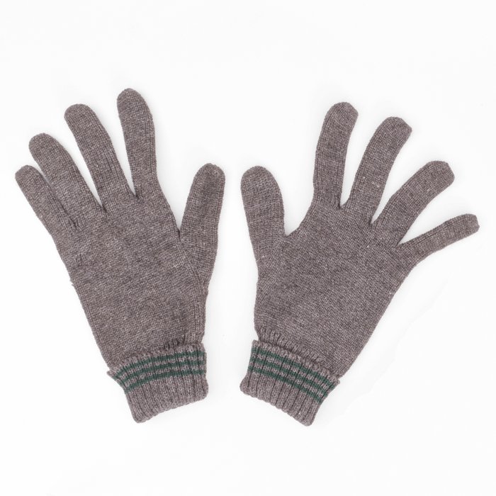 PAA85 Wool cable knit gloves with green size rings — image 3