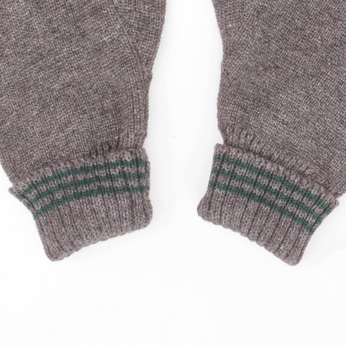 PAA85 Wool cable knit gloves with green size rings — image 4