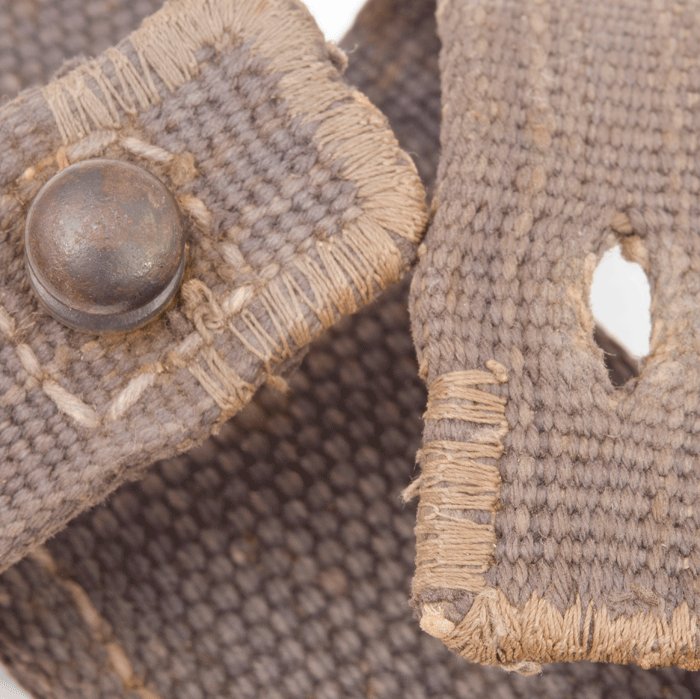 PEA22 Blue Luftwaffe canvas 98k bayonet frog — image 4