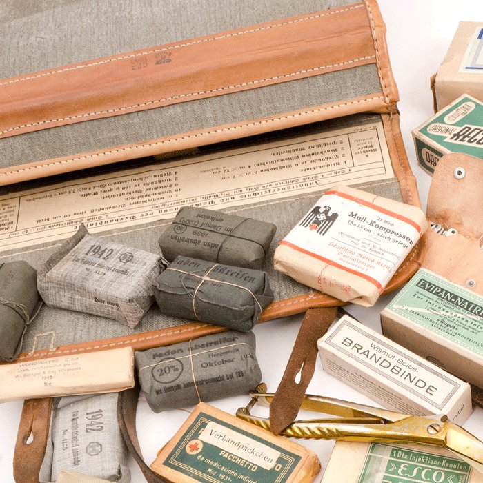 MCA35 Complete 1943 dated medical kit for military ambulance — image 4