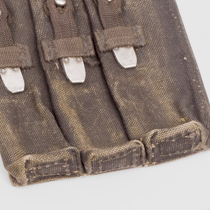 OT004 Blue MP40 magazine pouch with metal tipped web straps — image 4