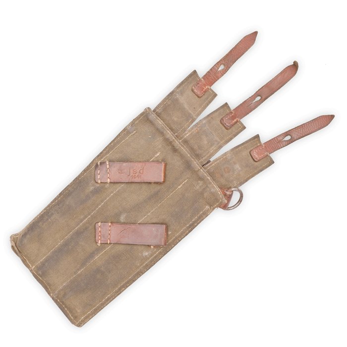 TPA21 1941 dated MP40 pouch with three magazines — image 6