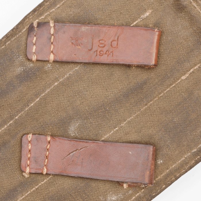 TPA21 1941 dated MP40 pouch with three magazines — image 7
