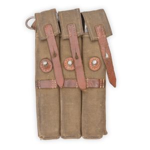TPA21 1941 dated MP40 pouch with three magazines