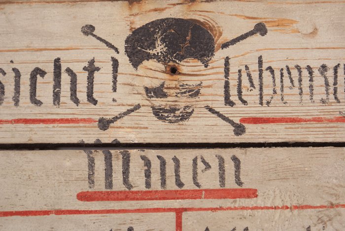 AR021 Wooden minefield warning sign — image 4