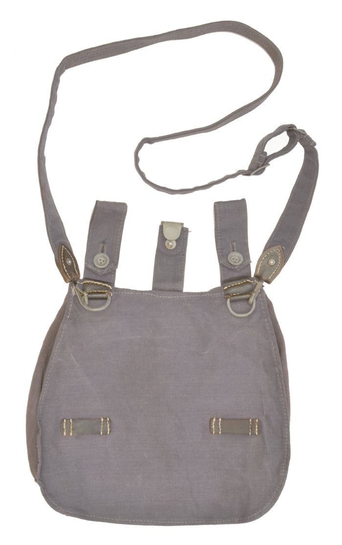 HJA6 Excellent Luftwaffe bread bag and carrying strap — image 3
