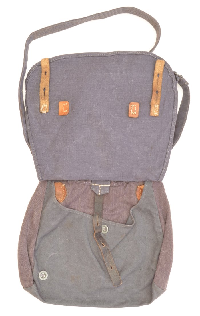 HJA6 Excellent Luftwaffe bread bag and carrying strap — image 4