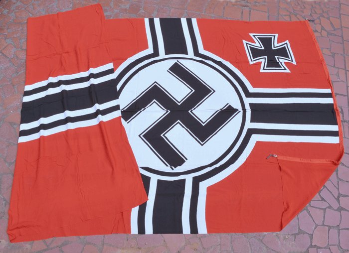HGS110 Large Reichskriegsflagge in excellent condition — image 7