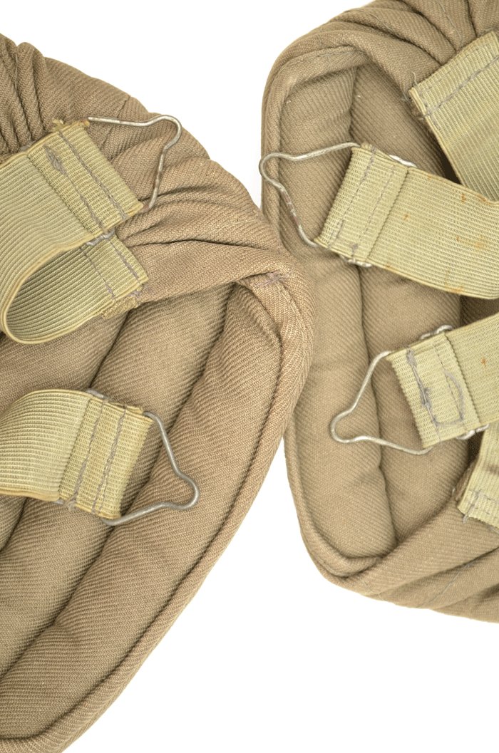 HGS3E Matched pair of Luftwaffe Fallschirmjäger kneepads — image 6