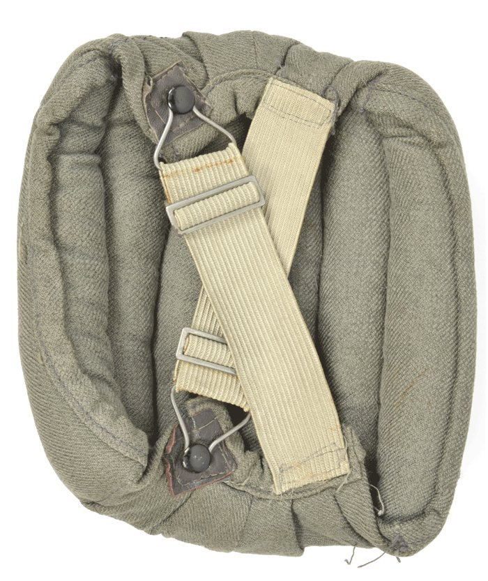 JHA02 Slightly mismatched pair of Luftwaffe Fallschirmjäger kneepads — image 8