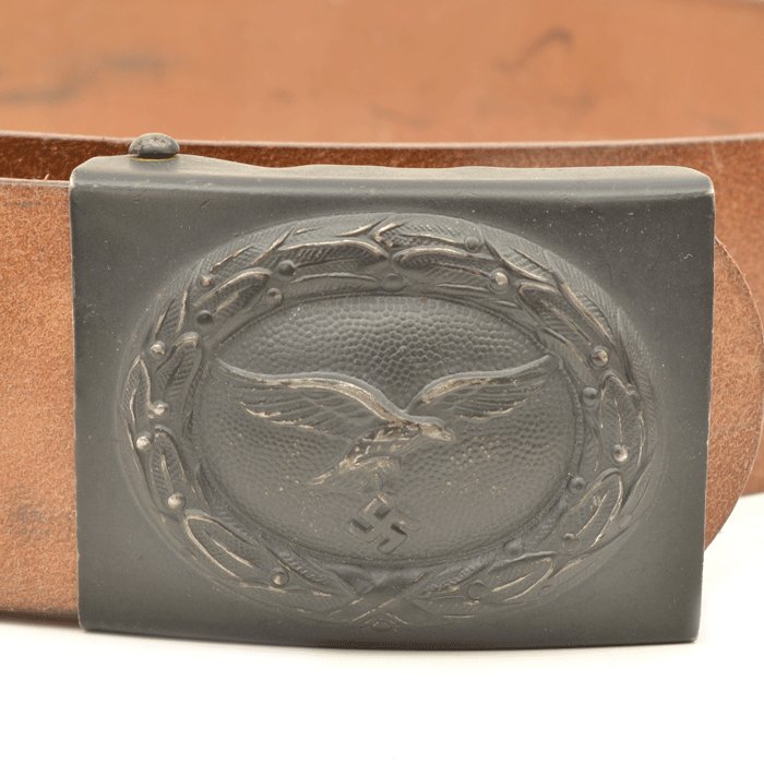 AMS028 Almost mint unissued Luftwaffe gunstock brown EM belt with blue painted buckle and leather tab — image 4