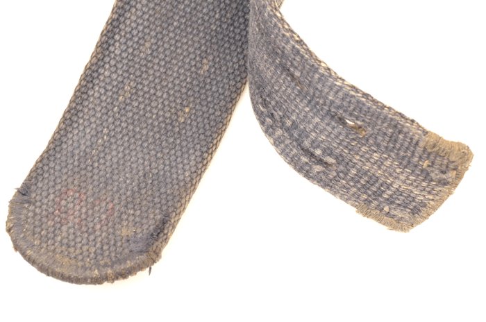 Extremely rare Luftwaffe blue tropical belt, buckle with webbed tab and two matching D-rings — image 8