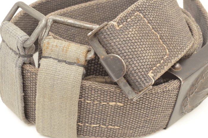 Extremely rare Luftwaffe blue tropical belt, buckle with webbed tab and two matching D-rings — image 9