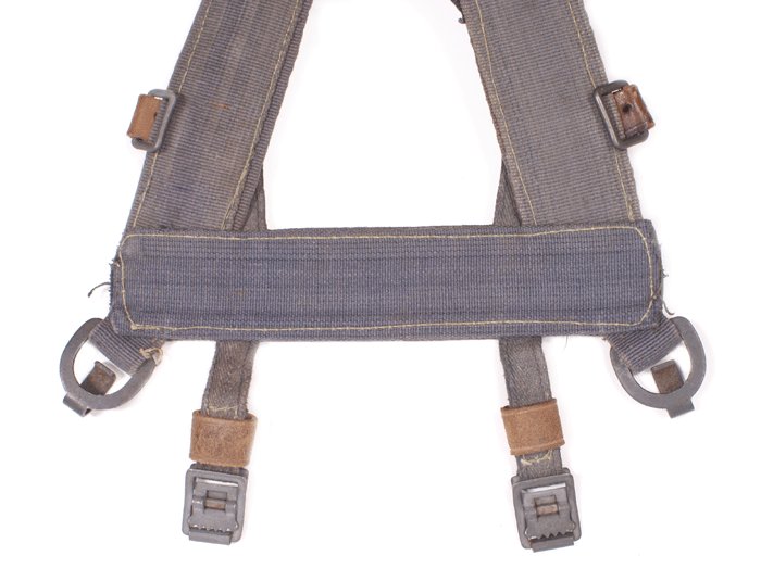 Luftwaffe assault pack A-frame with blue battle bag — image 7