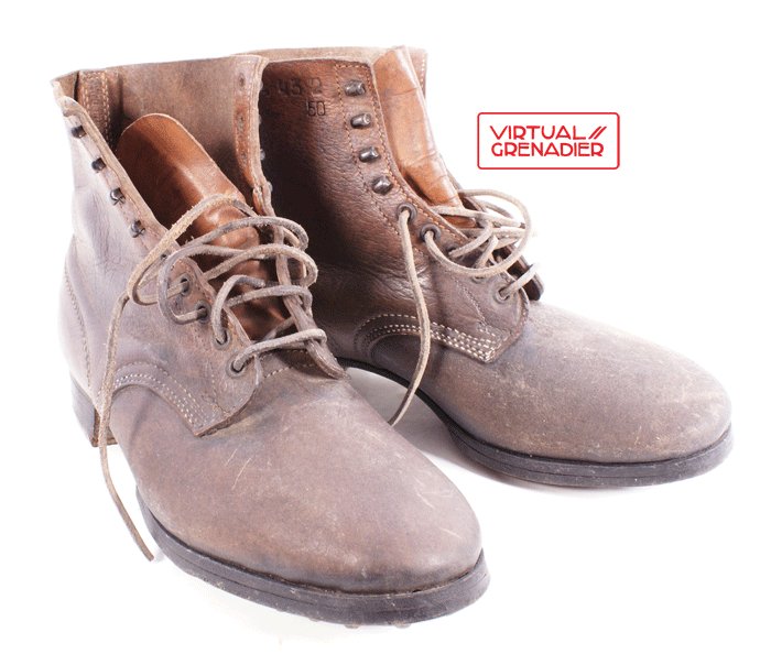 Excellent pair of M37 ankle boots — image 2