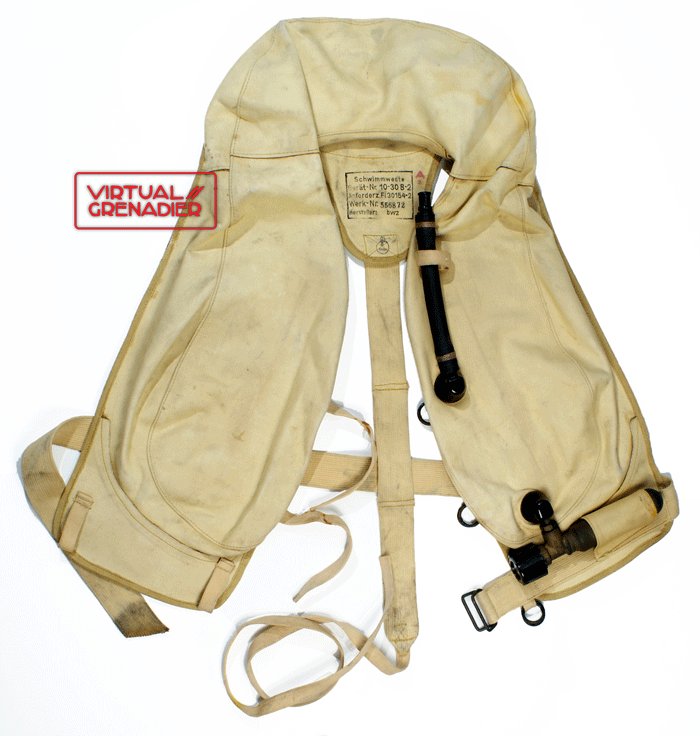 Luftwaffe fighter pilot's model 10-30 B-2 Schwimmweste — image 2