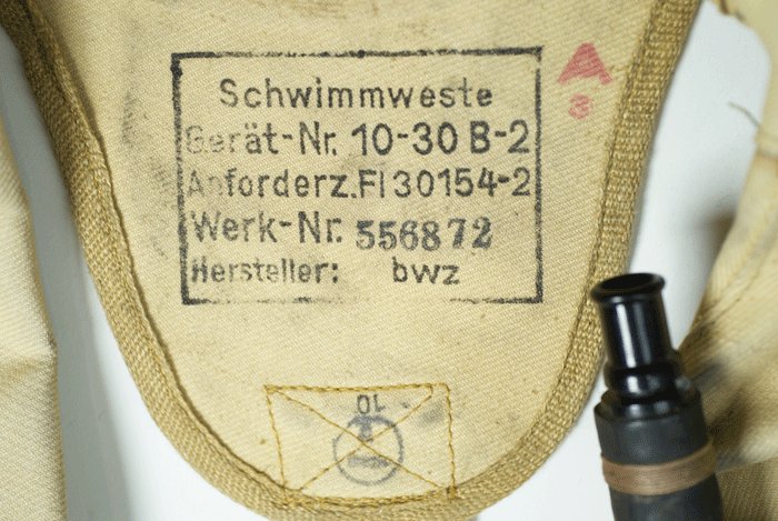 Luftwaffe fighter pilot's model 10-30 B-2 Schwimmweste — image 4