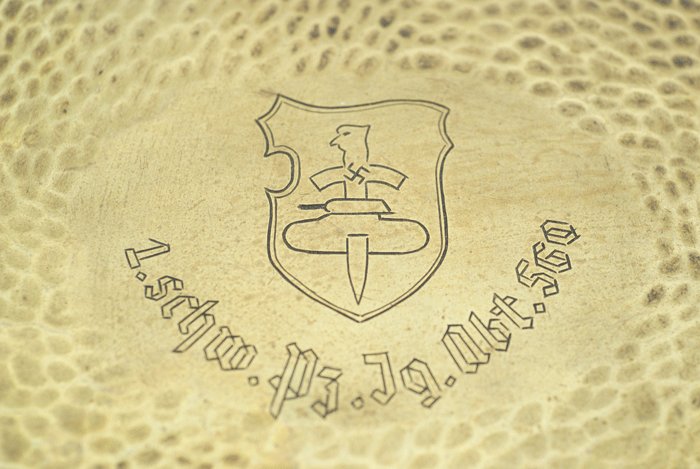 Set of hammered brass tray with four cups made for Komp. Chef 1. schw. Pz. Jg. Abt. 560 on the occasion of his 30th birthday — image 4