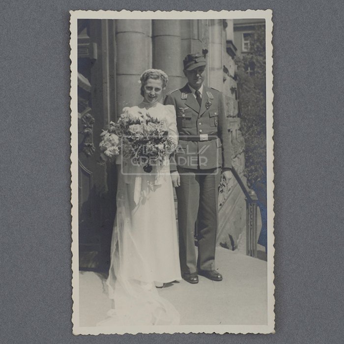 OTK17 Set of four postcards depicting wedding of Luftwaffe Felddivision Obergefreiter — image 3