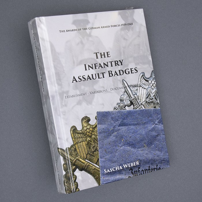 DMI48 Unused copy of The Infantry Assault Badges By Sascha Weber — image 2