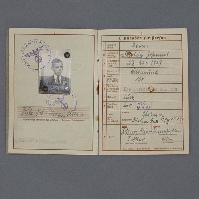 SH37 Set of Soldbuch and Wehrpass for a Heer Obergefreiter that saw action in France and Russia, surrendering with the 10. Panzer-Division in Afrika — image 18