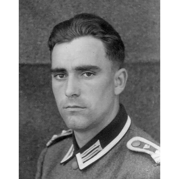 FER7 Comprehensive document grouping including DKiG, Nahkampfspange and TDB for Heer Panzergrenadier Oberleutnant who served in Poland, France, Russia (Stalingrad), Italy, France and Germany — image 54