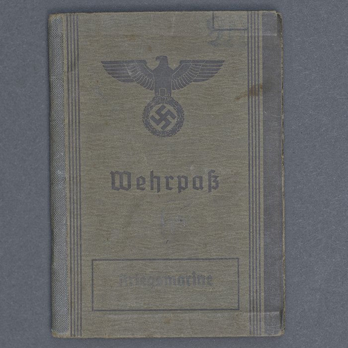 SH35 Wehrpass for a Kriegsmarine Maschinengefreiter lost on U-633 — image 2
