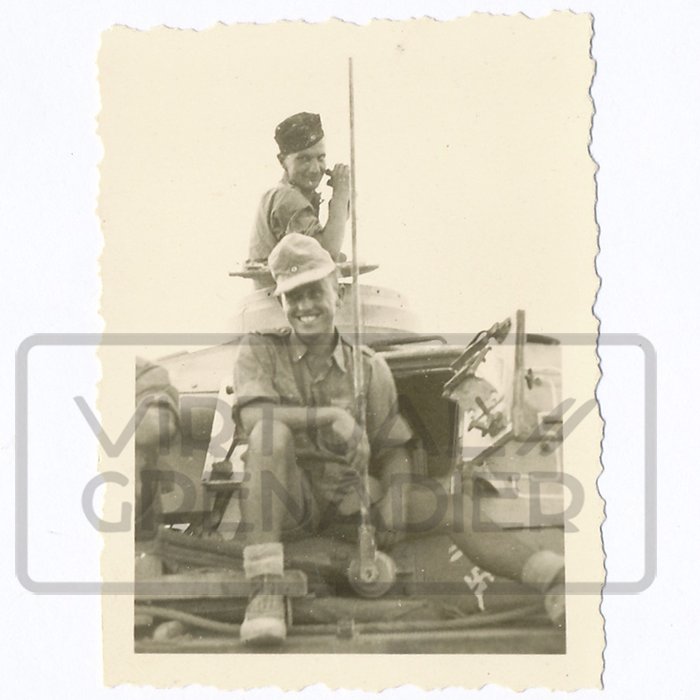 GAR20 Marvelous large set of original photos of the Heer 5. Leichte-Division/21. Panzer-Division in North Africa — image 19