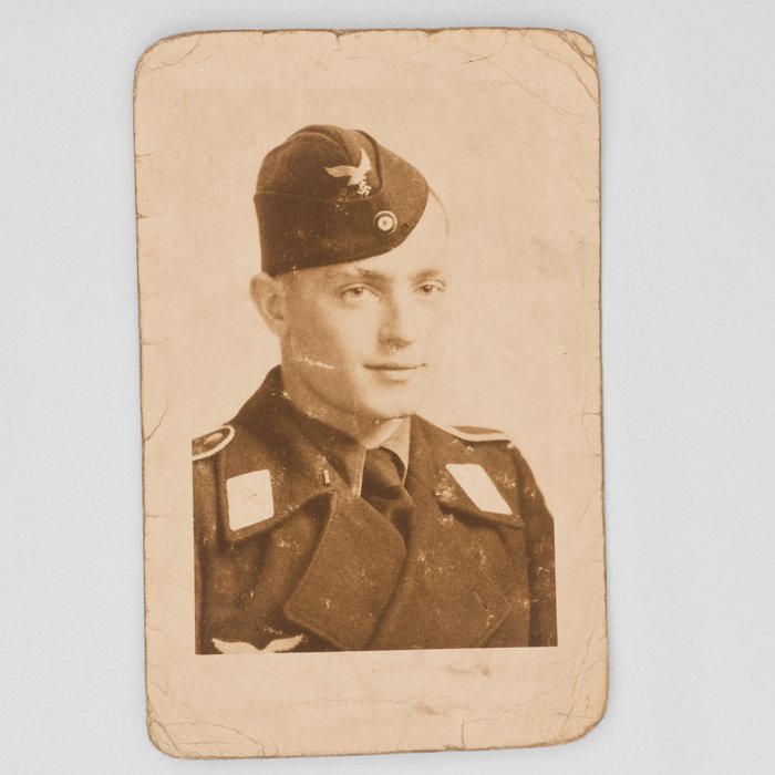 SPA16 Photo of HG EM wearing black Luftwaffe wrap — image 2