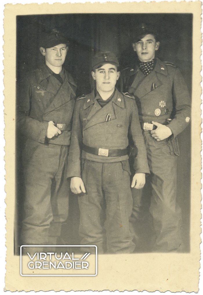 PPS011 Group photo of three Heer soldiers wearing assault gun wraps — image 2