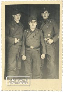 PPS011 Group photo of three Heer soldiers wearing assault gun …