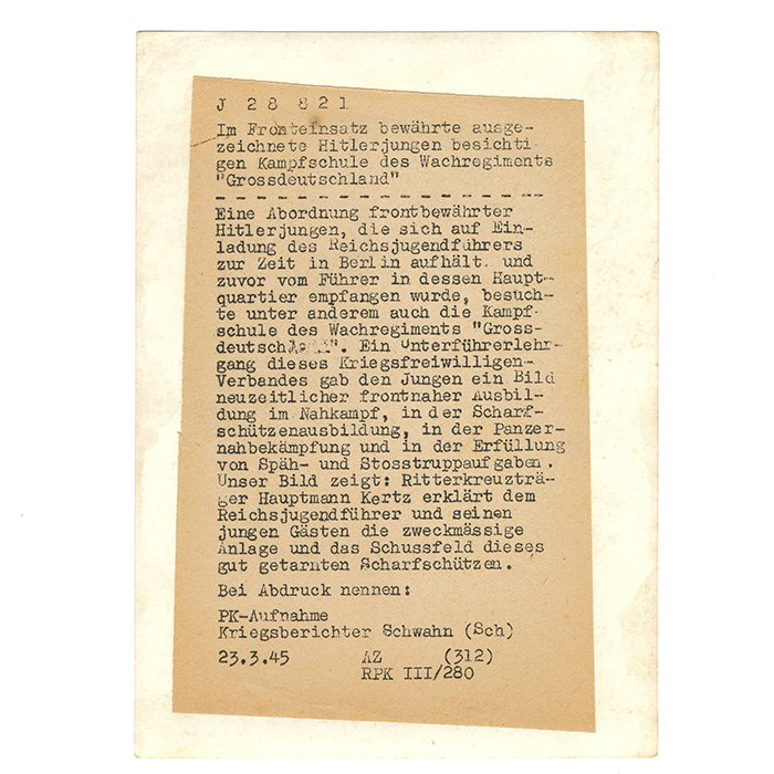 DG2704 Original press photo, decorated members of the Hitlerjugend being instructed by members of the Wachregimente Großdeutschland — image 3